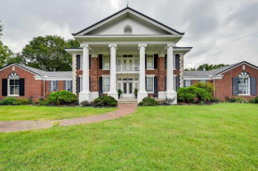 Bowling Green House with Shared Pool!
